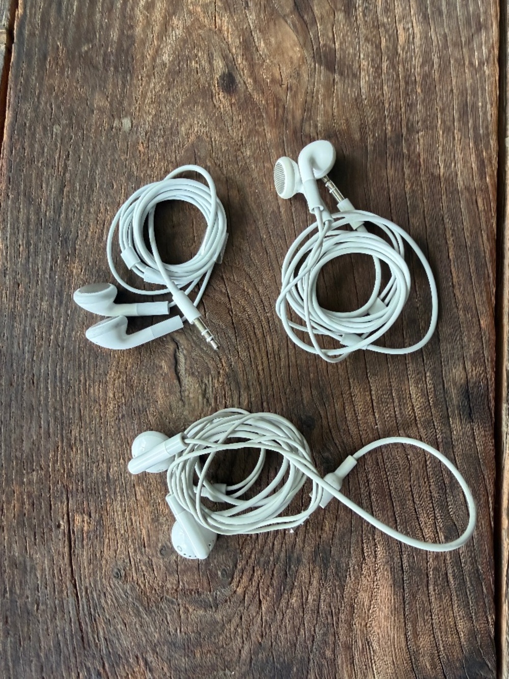 Apple EarPods (set of 3x) with 3.5 mm headphone jack | white
